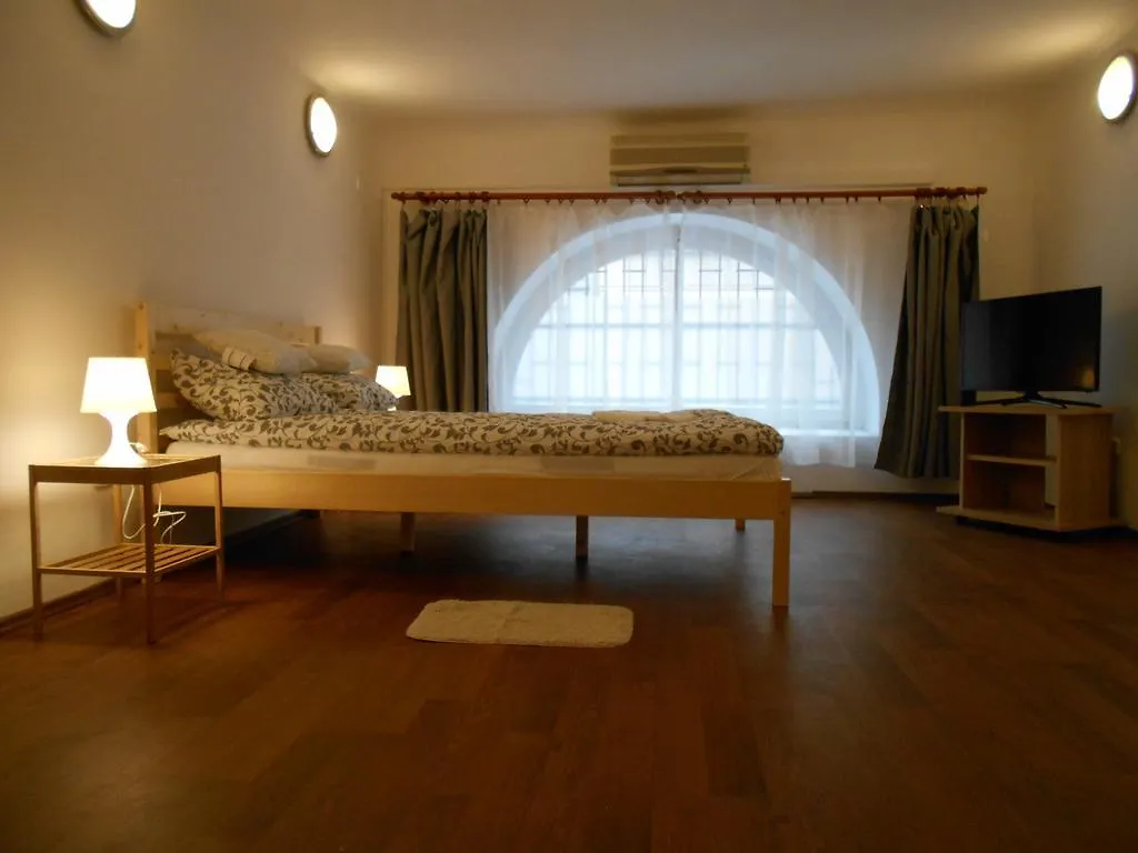 Apartment Apartman Voeroesmarty Hungary